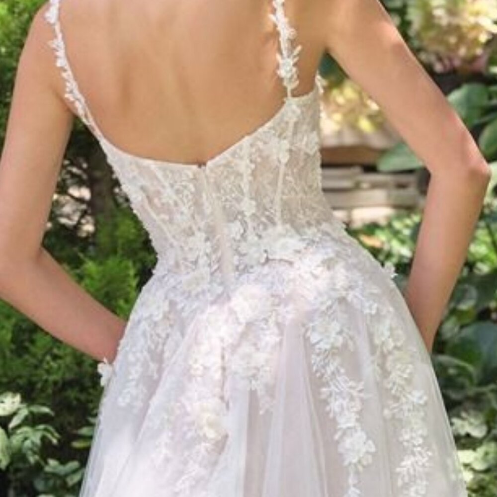 New long wedding dress.Off white/nude bridal gown - Picture 5 of 6